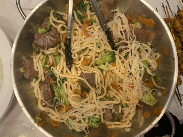 Rindfleisch mit Brokkoli im Wok